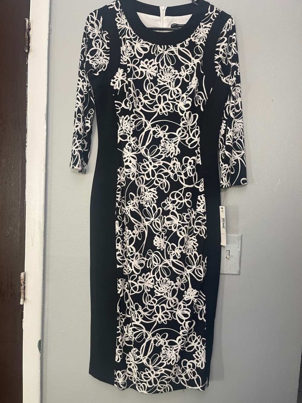 Maggy London Black and White Floral Midi Sheath Dress